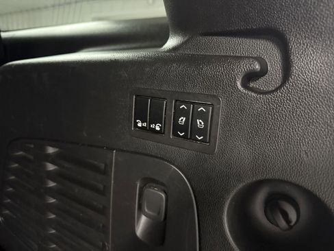 Used 2020 GMC Yukon XL SLT image 31