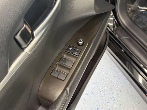 Used 2022 Toyota Camry XSE FWD image 12