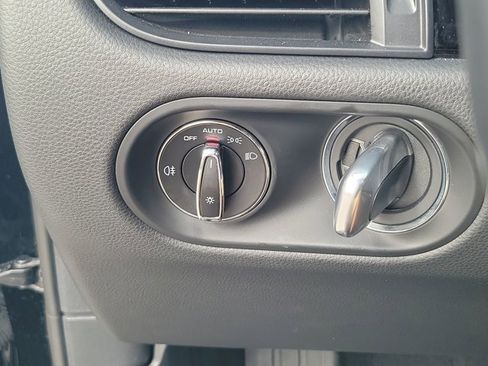 Used 2024 Porsche Macan Turbo image 20