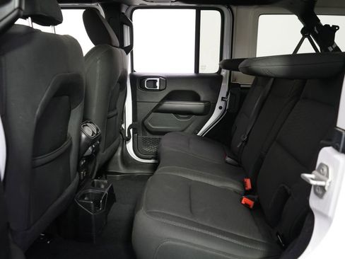 Used 2019 Jeep Wrangler Unlimited Sahara AWD/4WD image 21