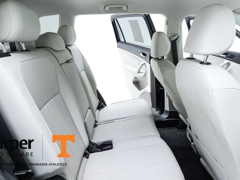 Used 2023 Volkswagen Tiguan SE image 35