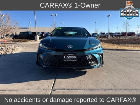Used 2025 Toyota Camry SE w/ Convenience Package image 2