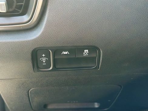 Used 2022 Kia Sorento LX FWD image 16