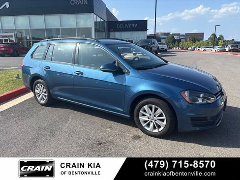 Used 2016 Volkswagen Golf S FWD image 1