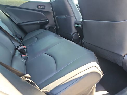 Used 2022 Toyota Prius Limited FWD image 11