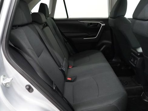 Used 2022 Toyota RAV4 LE image 57