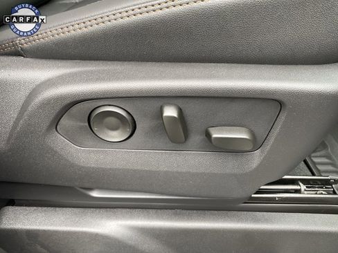 Used 2025 GMC Sierra 2500 AT4 image 16