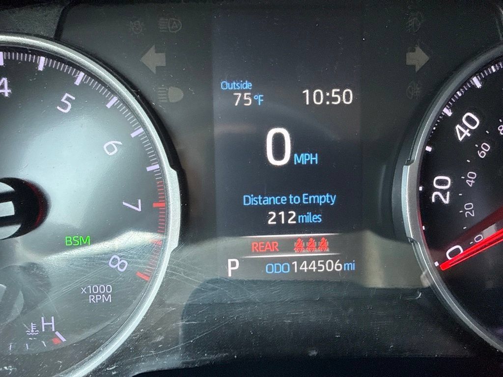 Used 2019 Toyota RAV4 XLE w/ Convenience Package AWD/4WD image 9