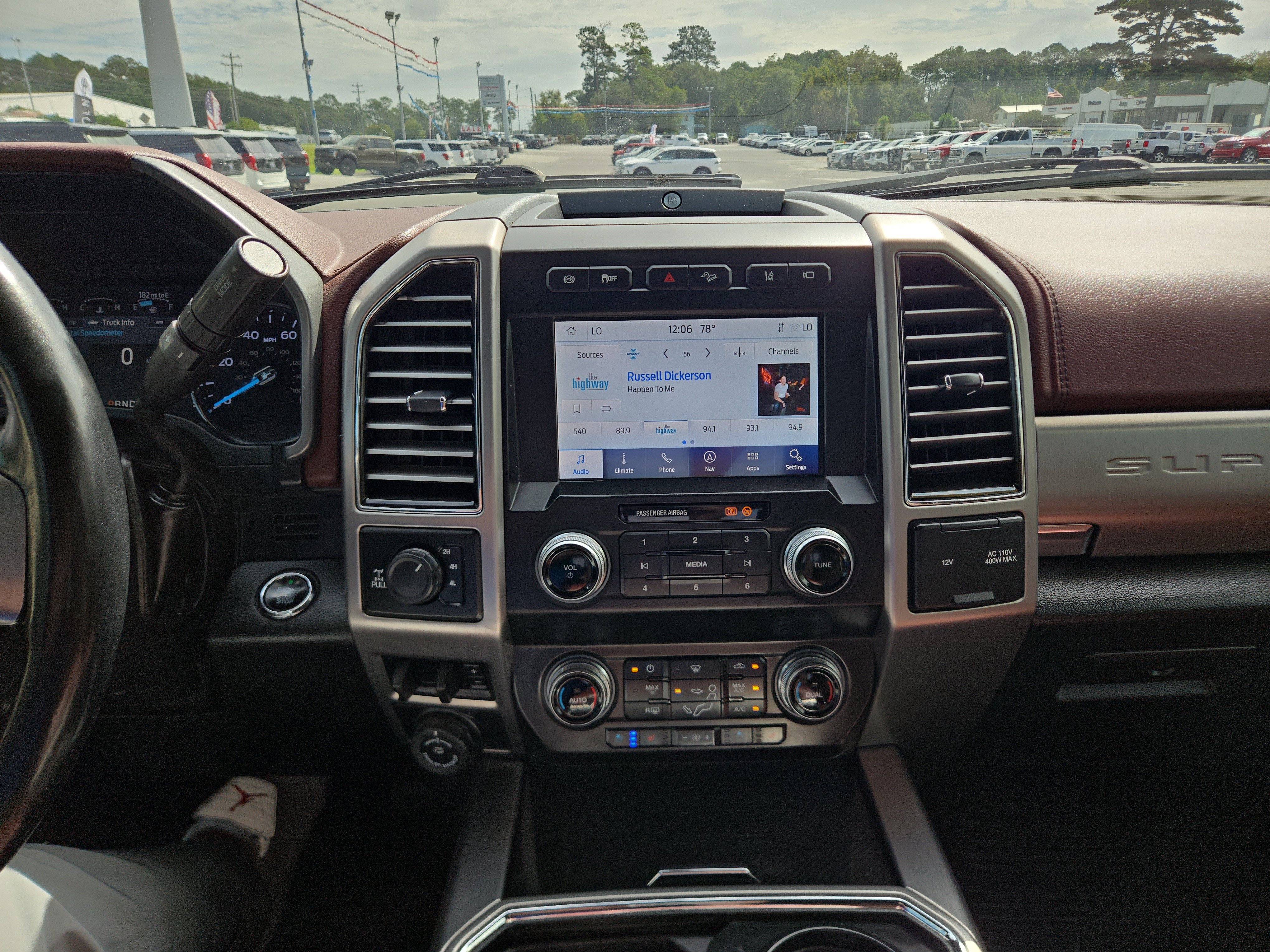 Used 2020 Ford F250 Platinum w/ FX4 Off-Road Package AWD/4WD image 15