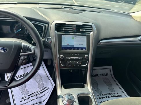 Used 2020 Ford Fusion SE FWD image 20