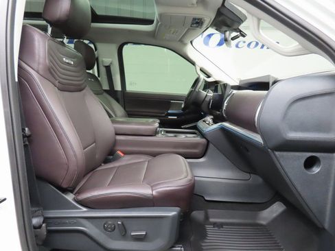 Used 2025 Ford Expedition Max Platinum w/ Platinum Ultimate Package image 36