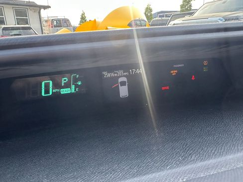 Used 2013 Toyota Prius C Three image 22