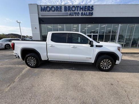 Used 2021 GMC Sierra 1500 AT4 w/ AT4 Premium Package AWD/4WD image 1