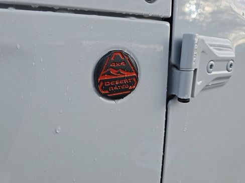 Used 2023 Jeep Gladiator Mojave w/ Trailer Tow Package image 32