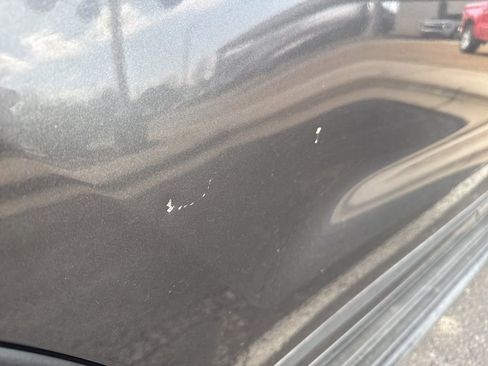 Used 2018 Ford Explorer XLT w/ Equipment Group 202A image 9