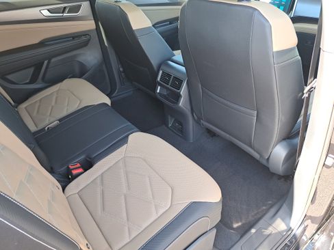 New 2026 Volkswagen Atlas Cross Sport SE FWD image 11