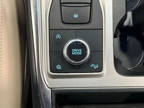 Certified 2020 Ford Explorer XLT w/ Equipment Group 202A AWD/4WD image 32