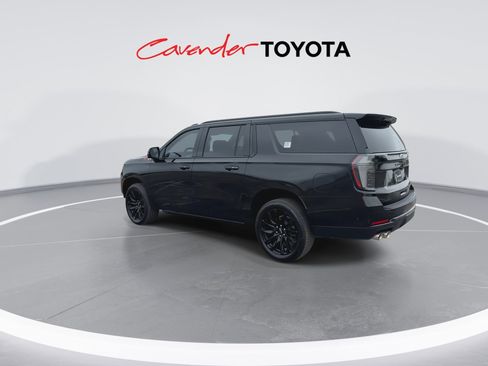 Used 2025 Chevrolet Suburban Z71 w/ Comfort Package image 6