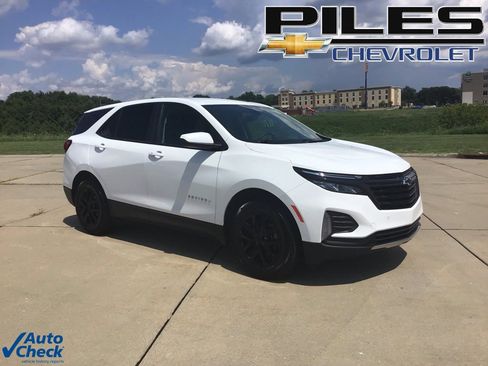 Used 2023 Chevrolet Equinox LT image 1