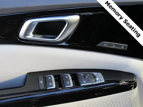 Used 2023 Kia Carnival SX image 16