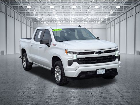 Used 2022 Chevrolet Silverado 1500 RST w/ Z71 Off-Road Package AWD/4WD image 7
