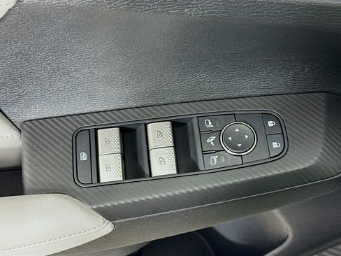 New 2026 Mitsubishi Outlander SEL image 18