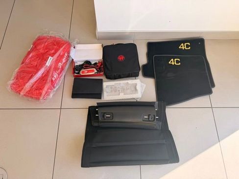 Used 2015 Alfa Romeo 4C Spider w/ Convenience Group image 36