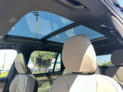 New 2026 Volvo XC90 B6 Plus w/ Protection Package Premier AWD/4WD image 25