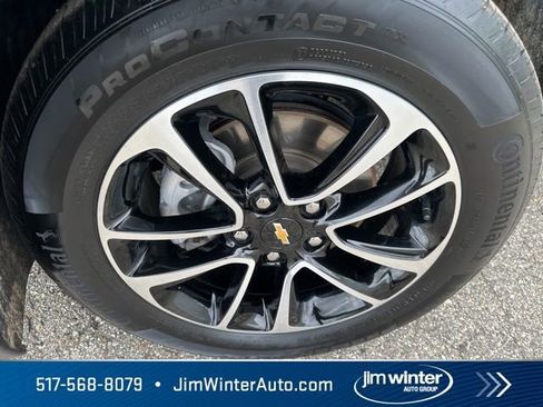 Used 2025 Chevrolet TrailBlazer LT AWD/4WD image 3
