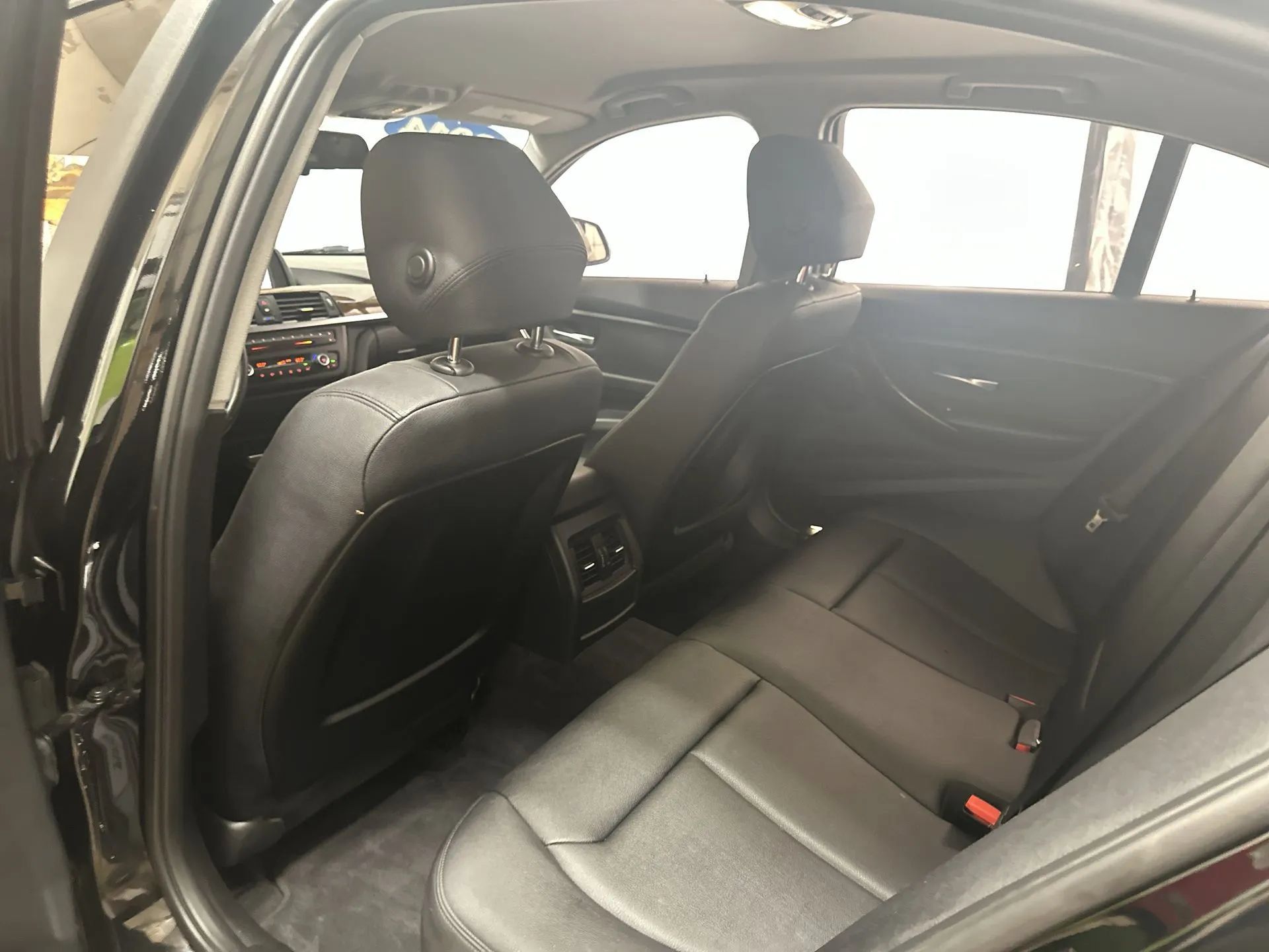 Used 2014 BMW 320i Sedan RWD image 25