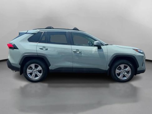Used 2022 Toyota RAV4 XLE w/ Convenience Package AWD/4WD image 7