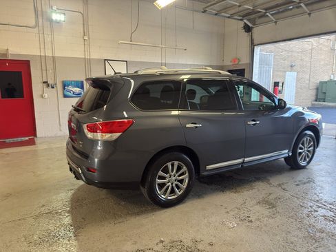 Used 2013 Nissan Pathfinder SL w/ Trailer Tow Pkg AWD/4WD image 8