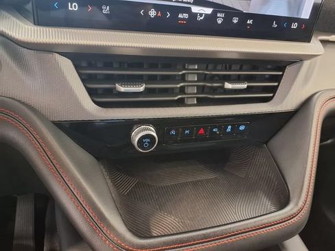 Used 2025 Ford Explorer ST-Line AWD/4WD image 12
