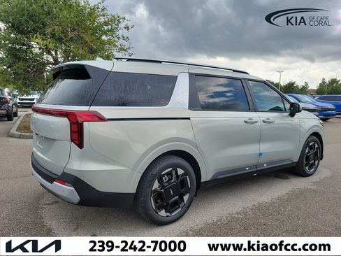 New 2026 Kia Carnival EX FWD image 6