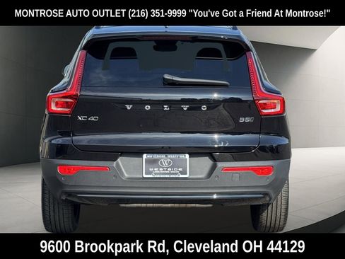 Used 2023 Volvo XC40 B5 Plus w/ Climate Package AWD/4WD image 5