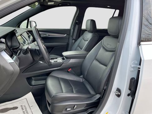 Certified 2024 Cadillac XT6 Luxury w/ LPO, Floor Liner Package AWD/4WD image 15