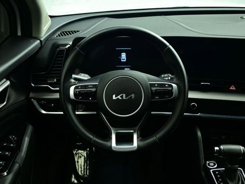 Certified 2024 Kia Sportage EX image 3