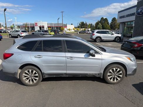 Used 2017 Subaru Outback 3.6R Limited AWD/4WD image 2