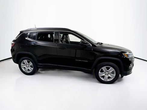 Used 2022 Jeep Compass Latitude AWD/4WD image 4
