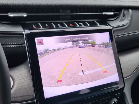 Used 2025 Jeep Grand Cherokee L Limited image 27