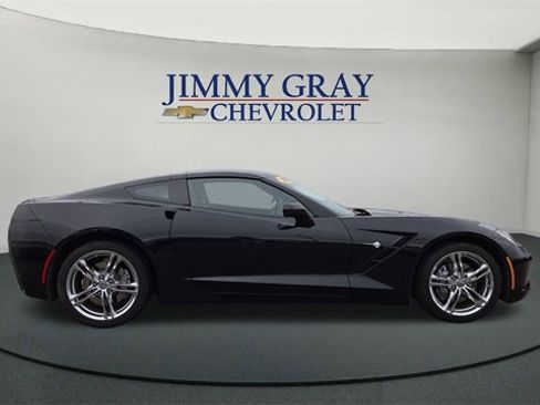 Used 2017 Chevrolet Corvette Stingray Coupe w/ 1LT image 2