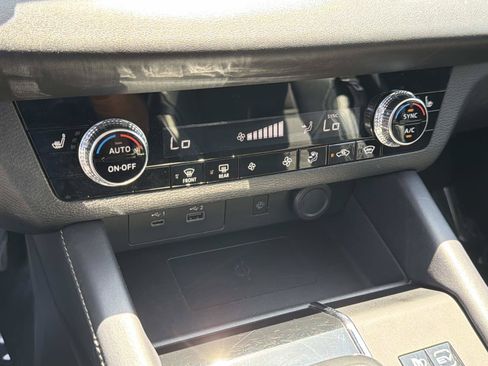 Used 2024 Mitsubishi Outlander Ralliart AWD/4WD image 25