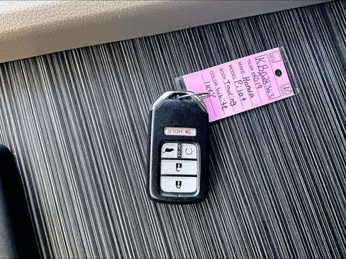Used 2019 Honda Pilot Touring image 36
