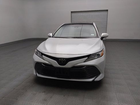 Used 2018 Toyota Camry XLE image 15