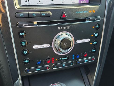 Used 2018 Ford Explorer Platinum image 22