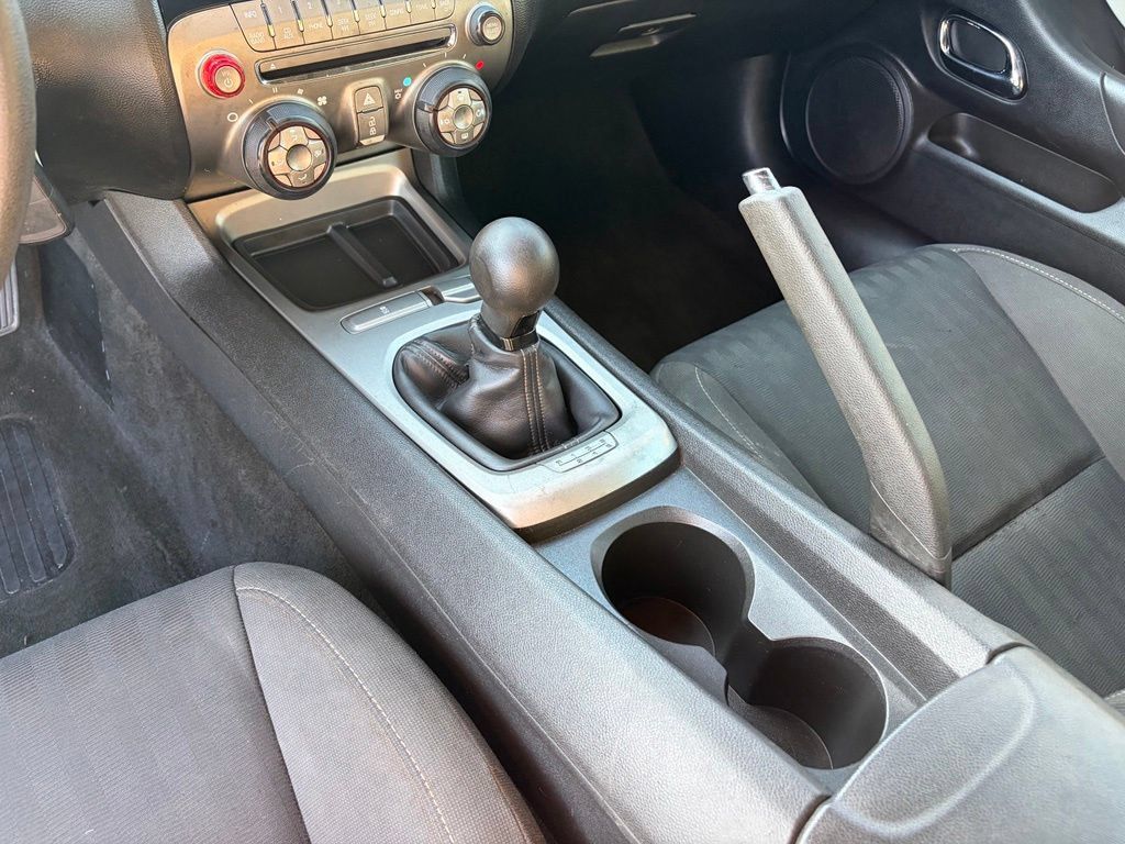 Used 2011 Chevrolet Camaro LS RWD image 17