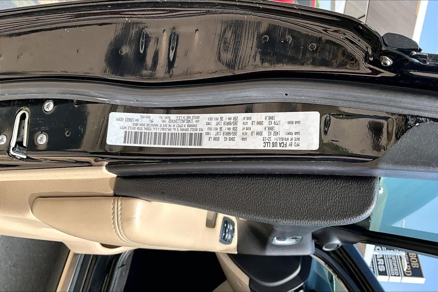 Used 2020 Dodge Durango SXT w/ 3rd Row Seating Group AWD/4WD image 17