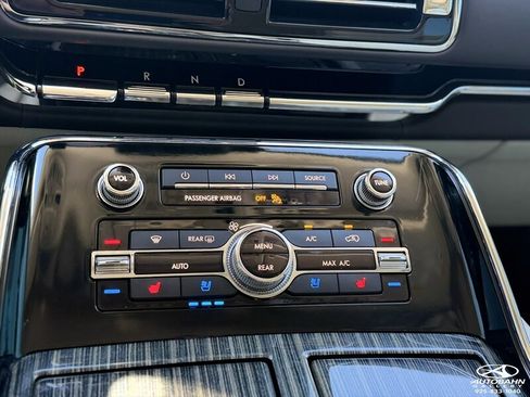 Used 2021 Lincoln Navigator Black Label w/ Cargo Convenience Package AWD/4WD image 13