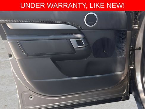 Used 2025 Land Rover Discovery Dynamic SE AWD/4WD image 9