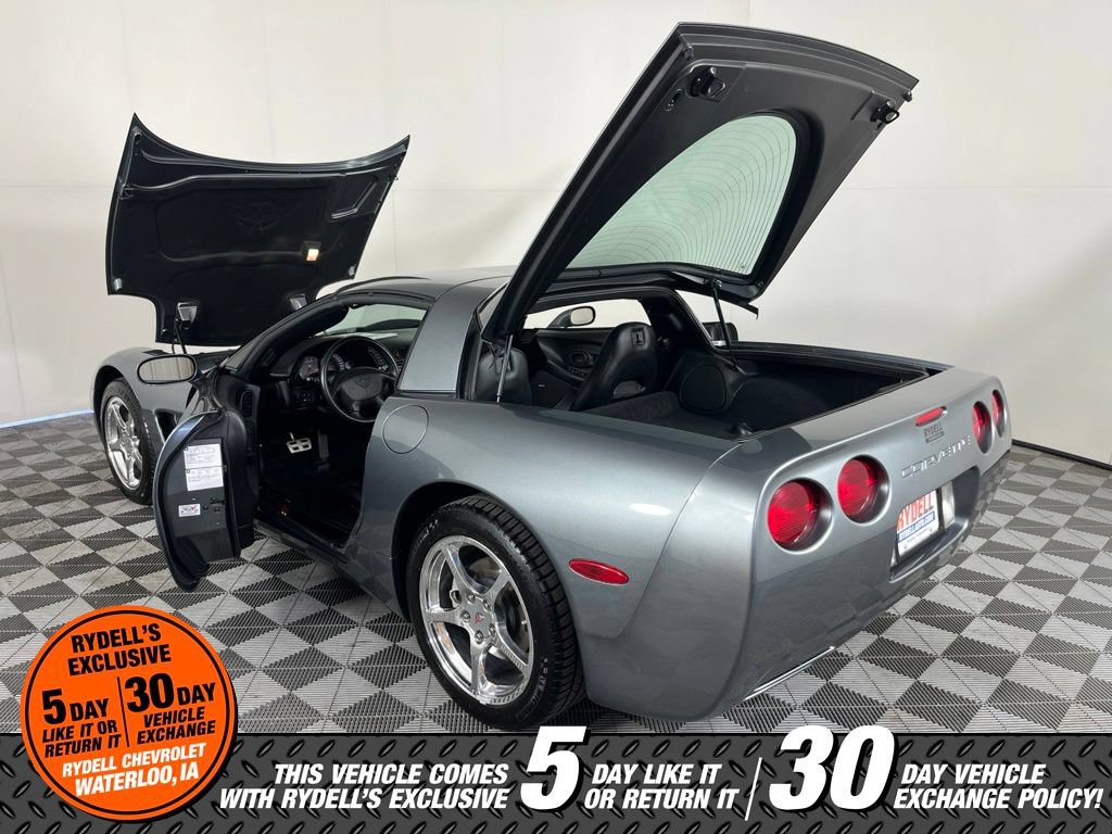 Used 2004 Chevrolet Corvette Coupe RWD image 16